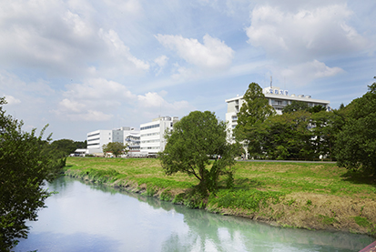 写真：越谷キャンパス