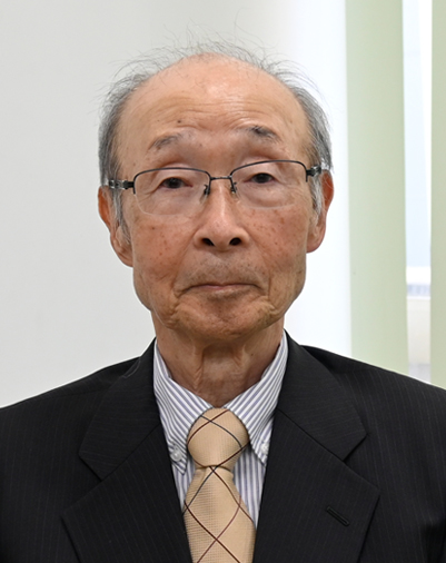 惠羅　博　氏