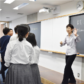 文教大学ラグビー部による、「ラグビー体験」