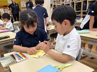 
                    
                      付属小学校見学　～はじめまして、１年生～
                    
                    