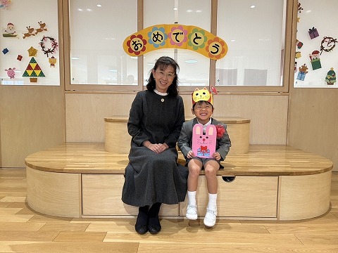 
                    
                      ひよこ組12月生まれの誕生会
                    
                    