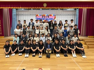 
                    
                      ６年生の同窓会　～お久しぶりです！～	
                    
                    