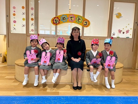 
                    
                      ひよこ組10月生まれの誕生会
                    
                    