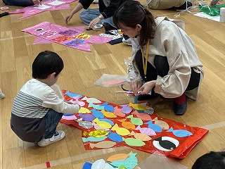
                    
                      親子レクリエーション　～こいのぼり作り～
                    
                    