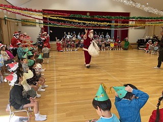 
                    
                      お楽しみ会　～サンタクロース🎅がやってきた！～
                    
                    