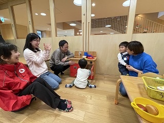 
                    
                      ぶんぶんひろば３月号　～小さなおともだち、こんにちは！～
                    
                    