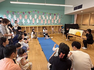 
                    
                      プレスクール④　～お話でてこい～
                    
                    