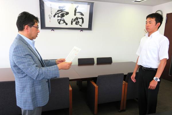 越谷校舎 教育学部2年生の渡邉篤道さんが人命救助で表彰されました 教育 研究 文教大学 越谷校舎 教育学部2年生の渡邉篤道さんが人命救助で表彰されました 教育 研究 文教大学