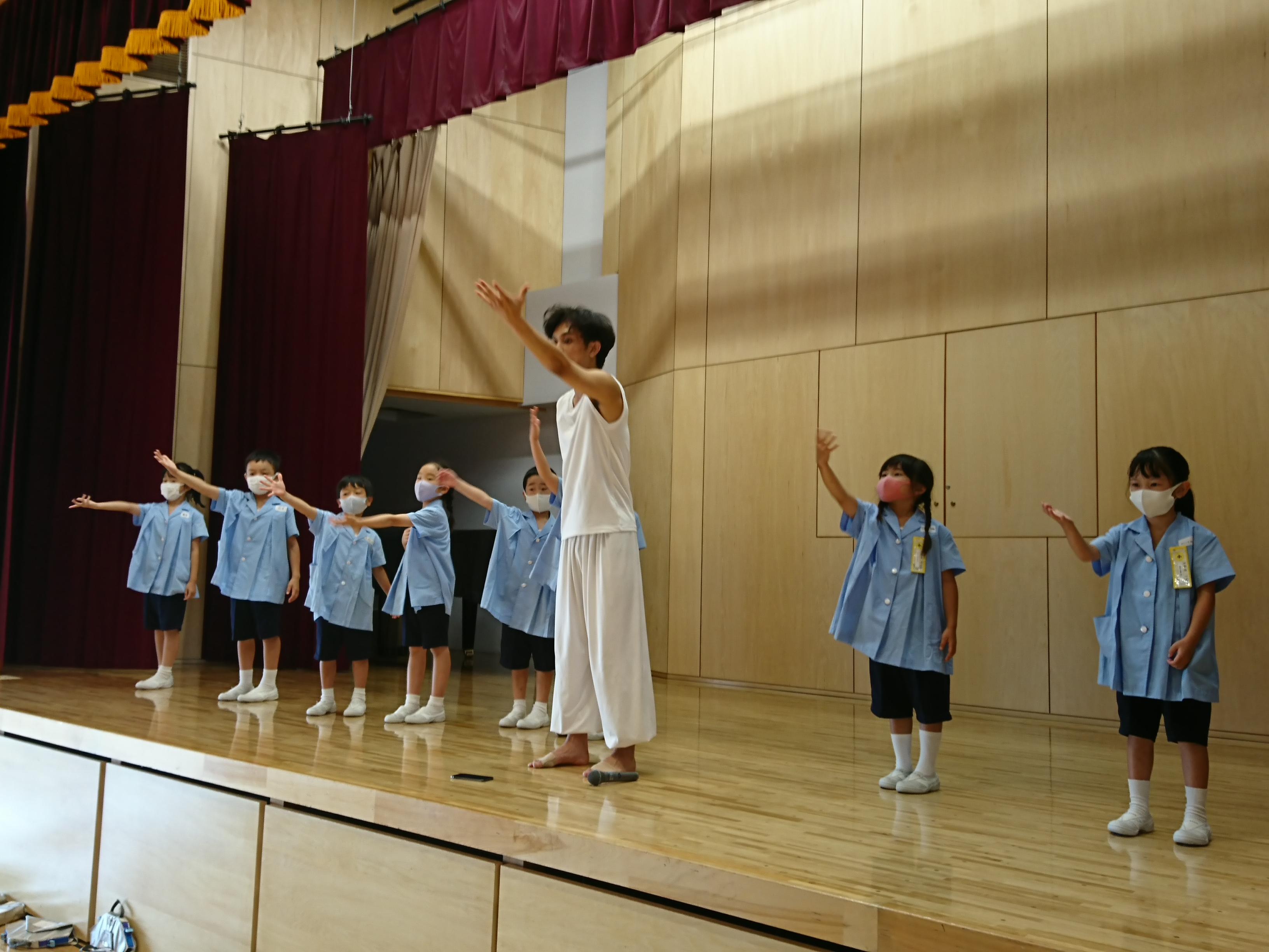教育振興事業　第５３期卒業生・山岸健斗さんと舞踊体験