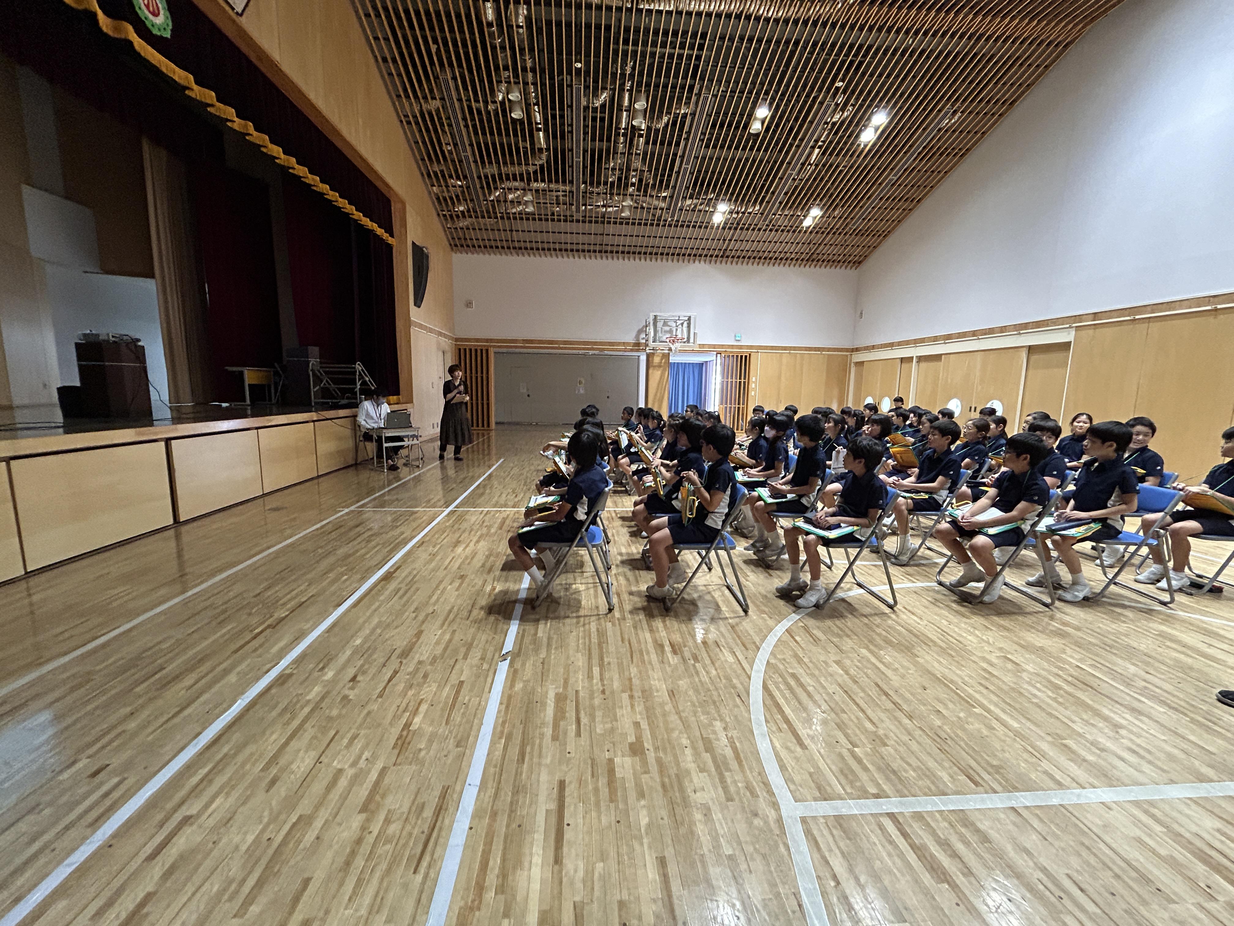 届けよう服の力　プロジェクト